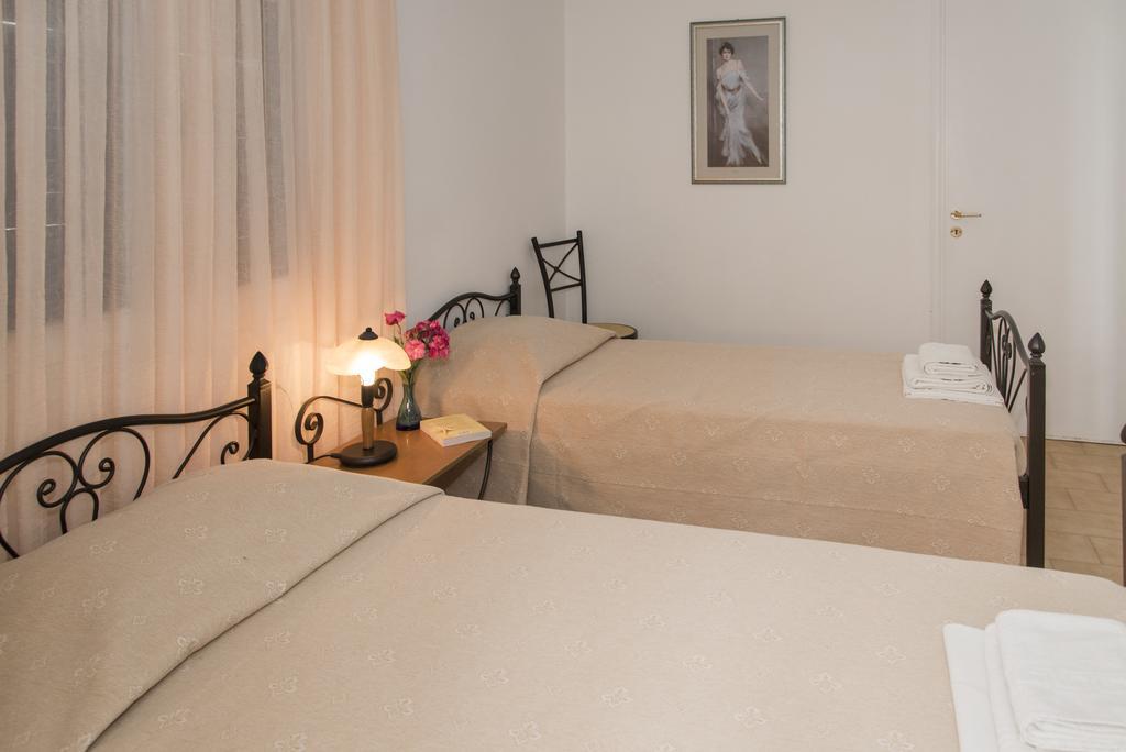 פולוניה Elena Apartments חדר תמונה